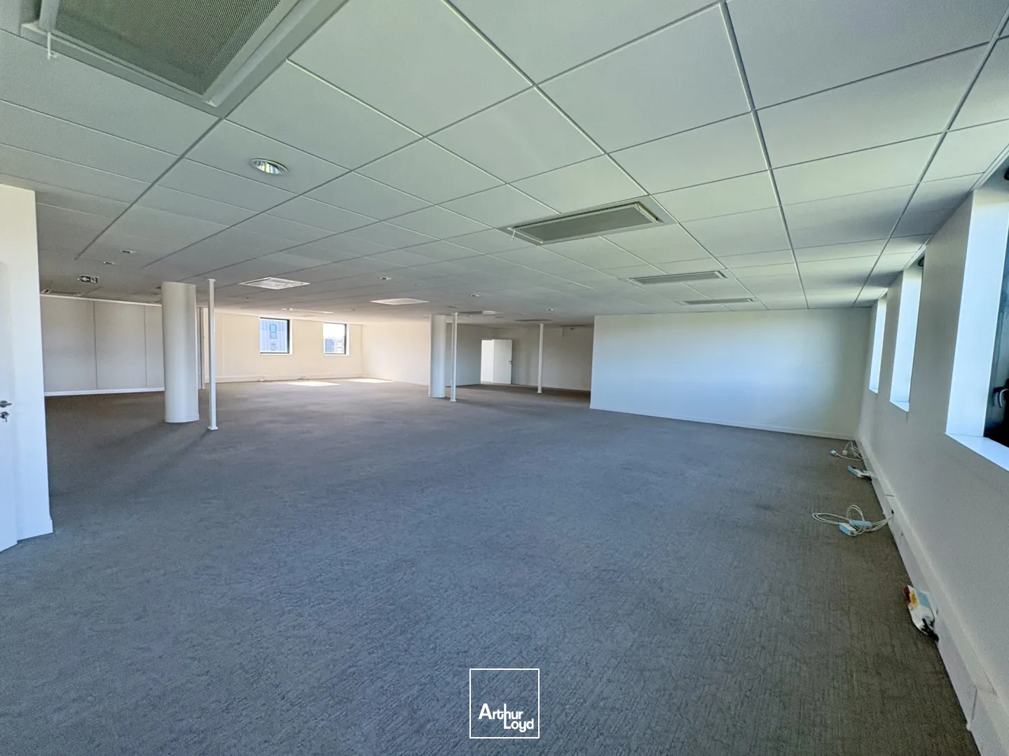 A LOUER BUREAUX 390 M2 MARGNY LES COMPIEGNE