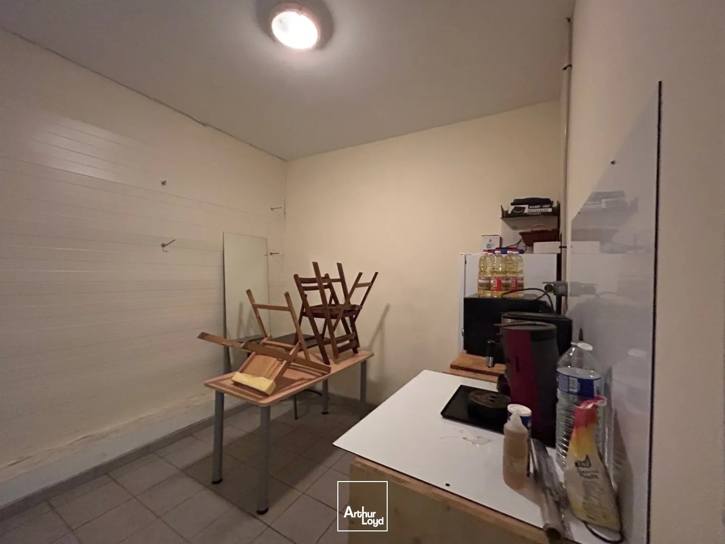 LOCAUX COMMERCIAUX - A VENDRE - 1504 M2 - SAINT-QUENTIN