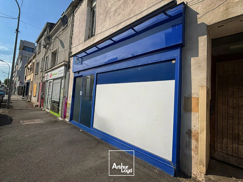 À LOUER  LOCAL COMMERCIAL  CENTRE-VILLE DE LA ROCHE-SUR-YON (85)