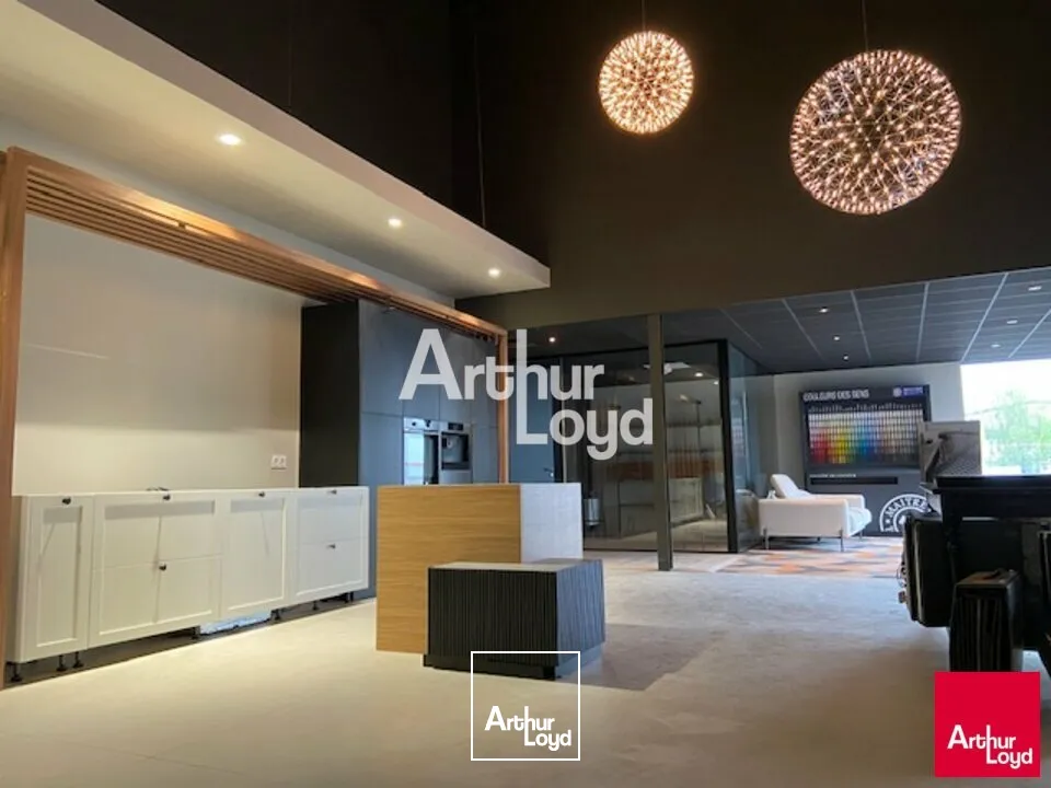 RENNES - LOCAL D'ACTIVITES A VENDRE, AVEC LOCATAIRE EN PLACE - 370 M²