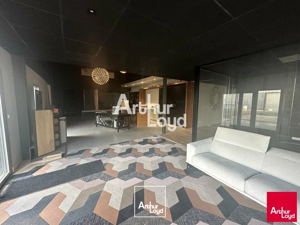 RENNES - LOCAL D'ACTIVITES A VENDRE, AVEC LOCATAIRE EN PLACE - 370 M²