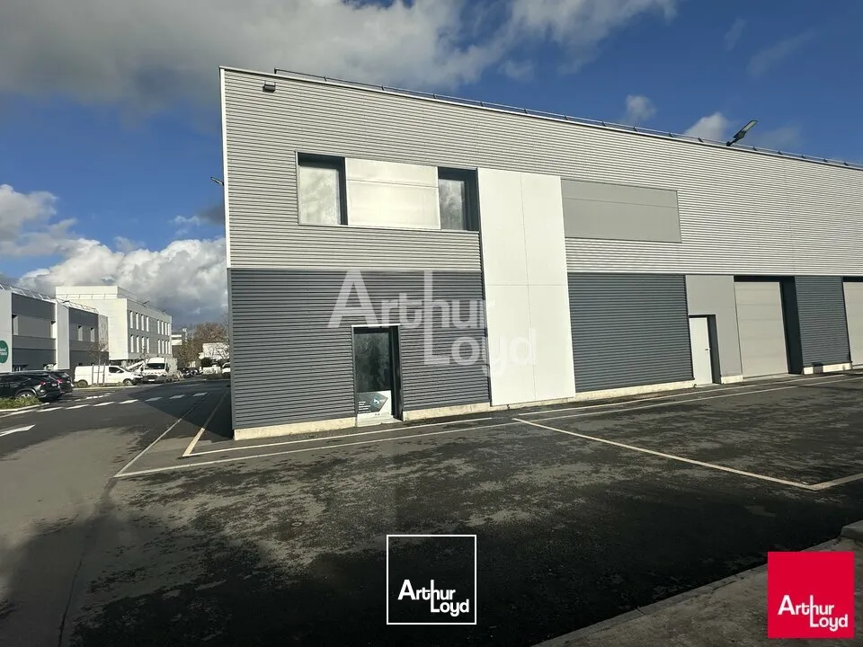 RENNES - LOCAL D'ACTIVITES A VENDRE, AVEC LOCATAIRE EN PLACE - 370 M²