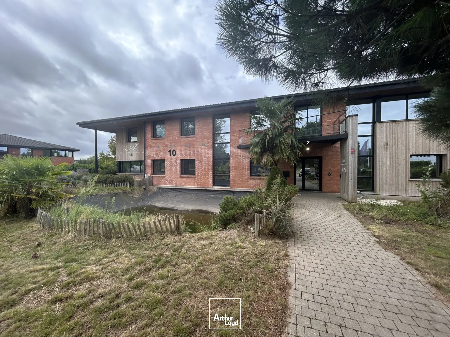 Bureaux modernes à louer - 450 m² avec parkings et terrasse privative au coeur du Parc Scientifique de la Haute Borne