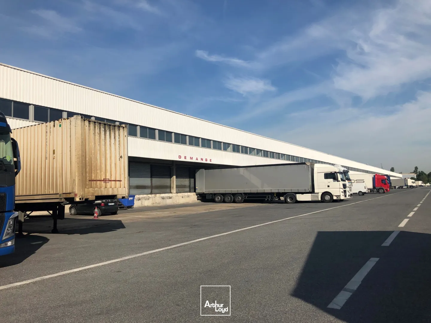 Entrepôts modulables 2 401 m² à louer en bail dérogatoire - Divisibles 316 m² - Accès A1/A3 - Zone Garonor sécurisée - ICPE 1510 - Aulnay-sous-Bois