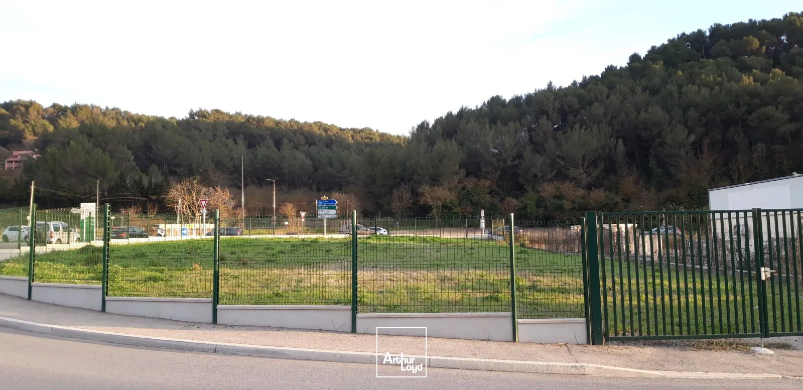 Terrain à louer en bail à construire - Très belle visibilité - ZA Le Pujol - Auriol