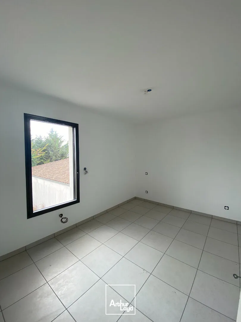 A LOUER, Local commercial + bureaux neufs Clavette 195 m2 - Axe Passant - visibilité