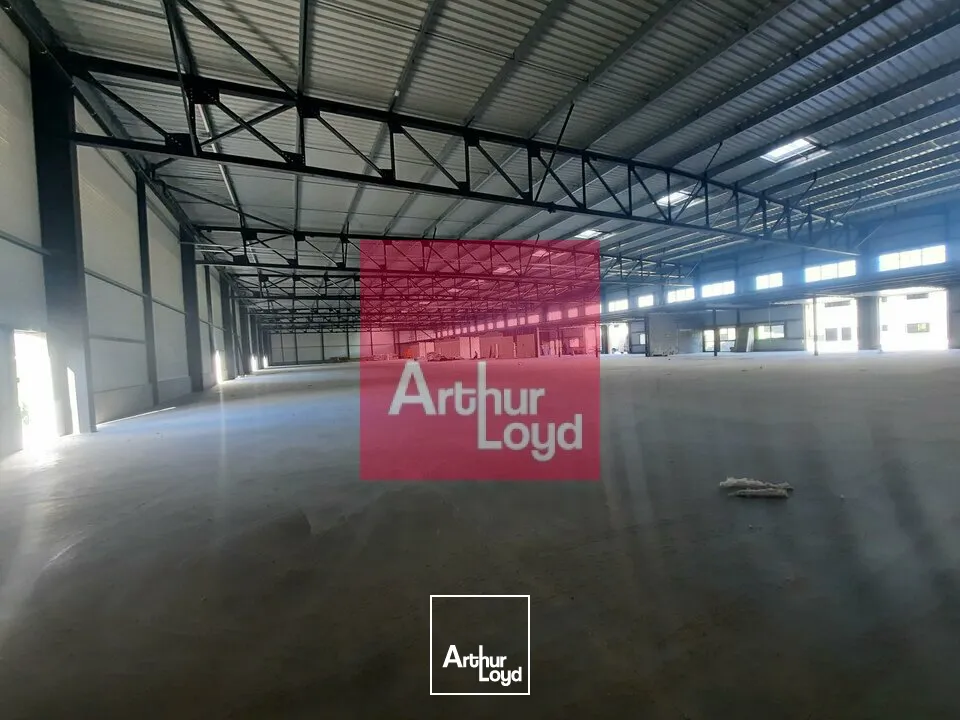 CLERMONT-FERRAND ZONE DES GRAVANCHES A LOUER LOCAL ACTIVITE 571 M² - PROGRAMME NEUF - 