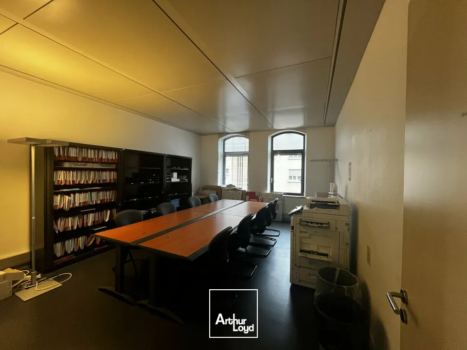 BUREAUX à LOUER de 847 m²