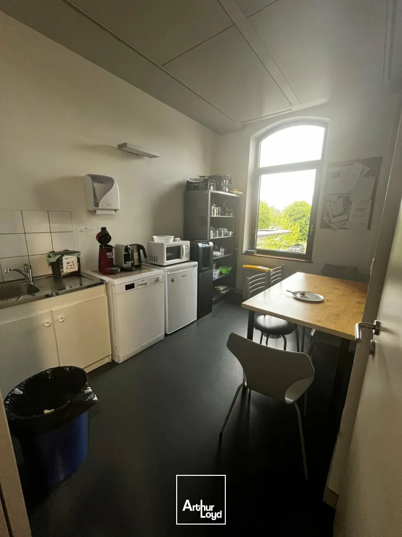 BUREAUX à LOUER de 847 m²