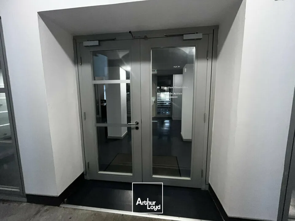 BUREAUX à LOUER de 847 m²