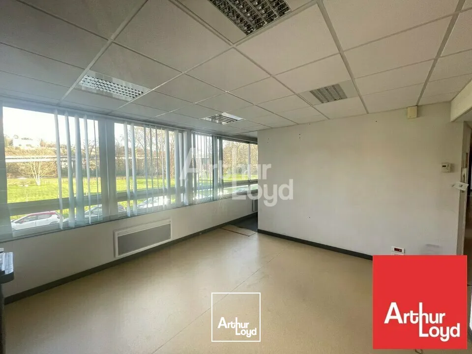 POITIERS NOUVELLE CITEE JUDICIAIRE - SUPERBES BUREAUX A LOUER 308m² AVEC STATIONNEMENT