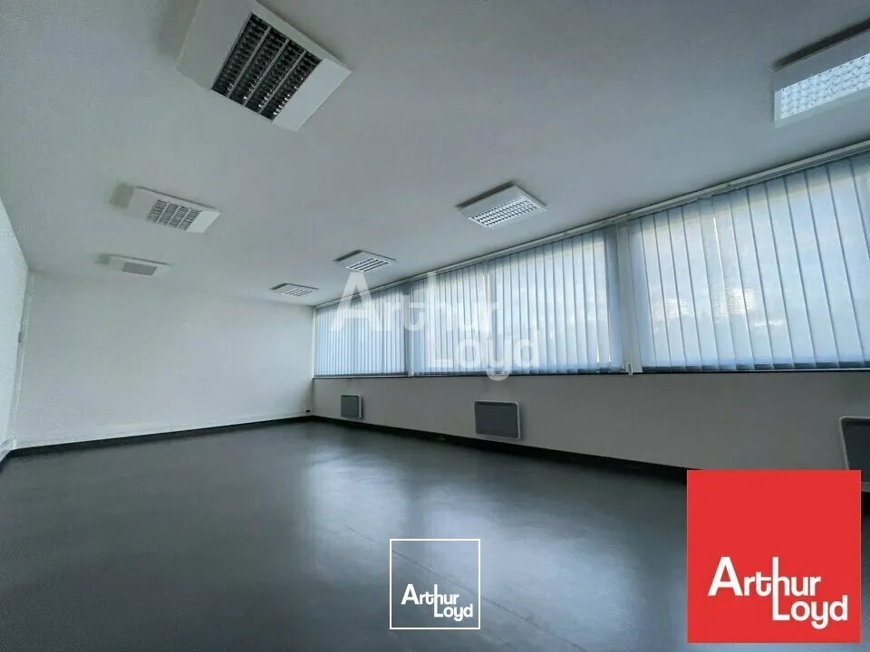 POITIERS NOUVELLE CITEE JUDICIAIRE - SUPERBES BUREAUX A LOUER 308m² AVEC STATIONNEMENT