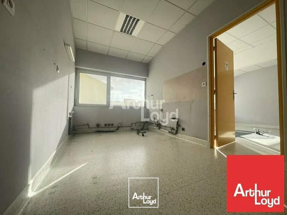 POITIERS CENTRE VILLE CITEE JUDICIAIRE - BUREAUX A LOUER 115m² ET STATIONNEMENT