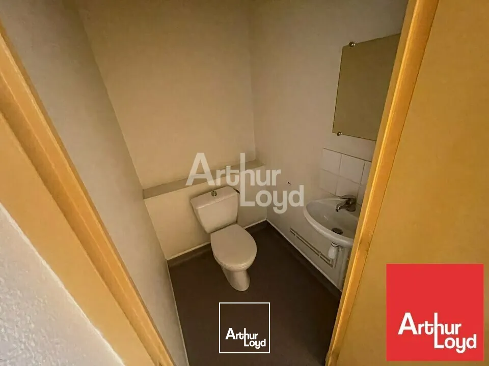 POITIERS CENTRE VILLE CITEE JUDICIAIRE - BUREAUX A LOUER 115m² ET STATIONNEMENT