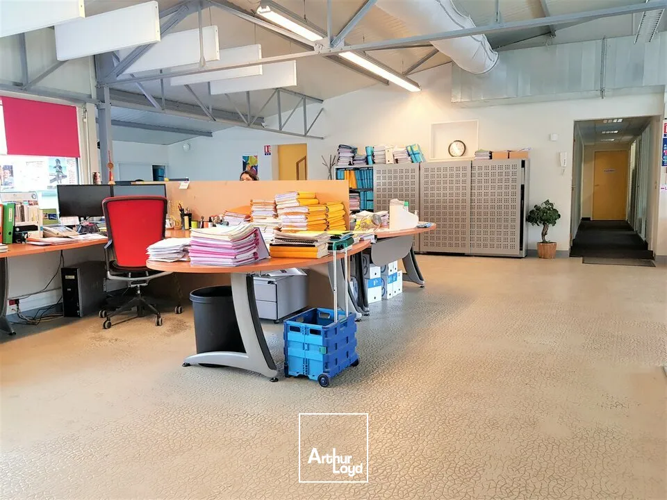 BUREAUX A LOUER POITIERS CENTRE VILLE 387M2 + 13 PLACES DE STATIONNEMENT