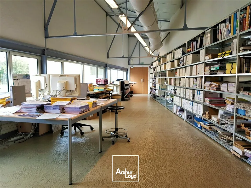 BUREAUX A VENDRE POITIERS CENTRE VILLE 387M2 + 13 PLACES DE STATIONNEMENT