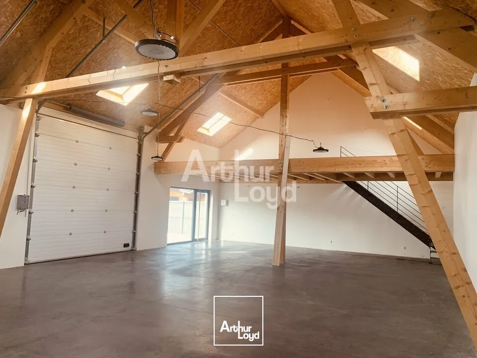 Local en parfait état, belle visibilité, proximité autoroute