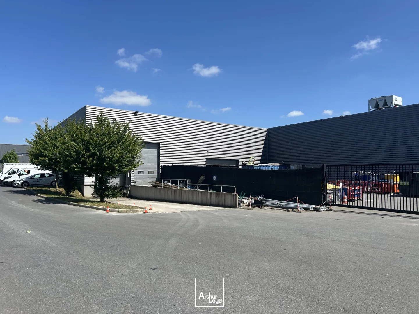 Ensemble immobilier à louer Parc du Mélantois. 