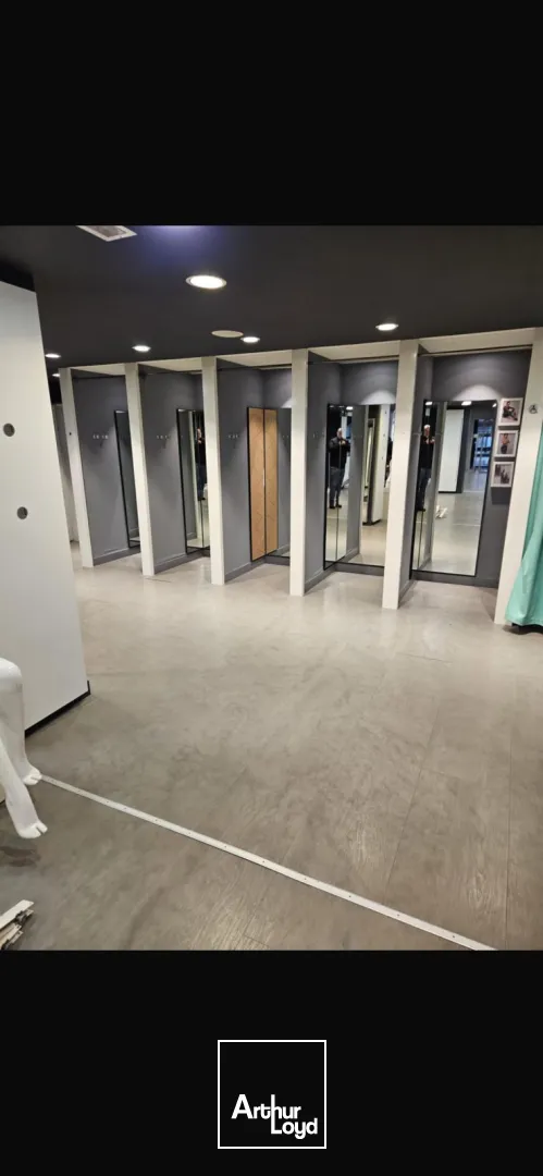 Local disponible via une cession de droit au bail dans le centre de Dunkerque. Opportunité rare! à ne pas manquer