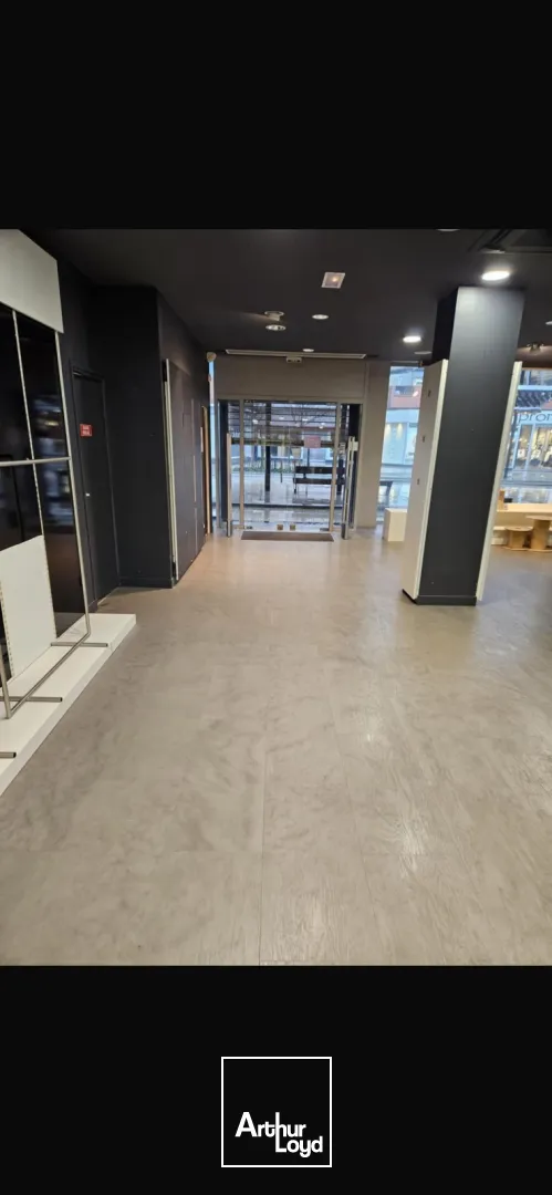 Local disponible via une cession de droit au bail dans le centre de Dunkerque. Opportunité rare! à ne pas manquer