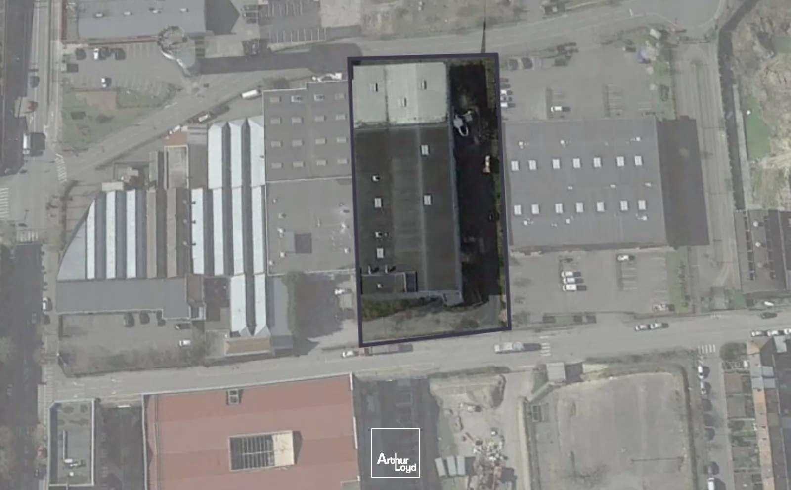 Entrepôt à louer, CROIX.