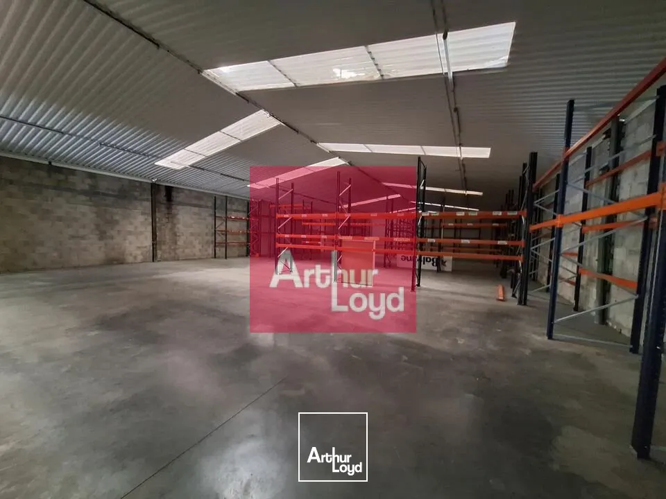 RIOM ZONE INDUSTRIELLE A VENDRE LOCAL ACTIVITE 1000 m² 