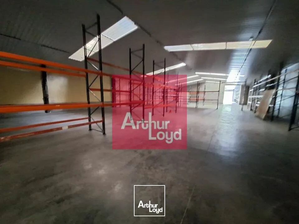 RIOM ZONE INDUSTRIELLE A VENDRE LOCAL ACTIVITE 1000 m² 