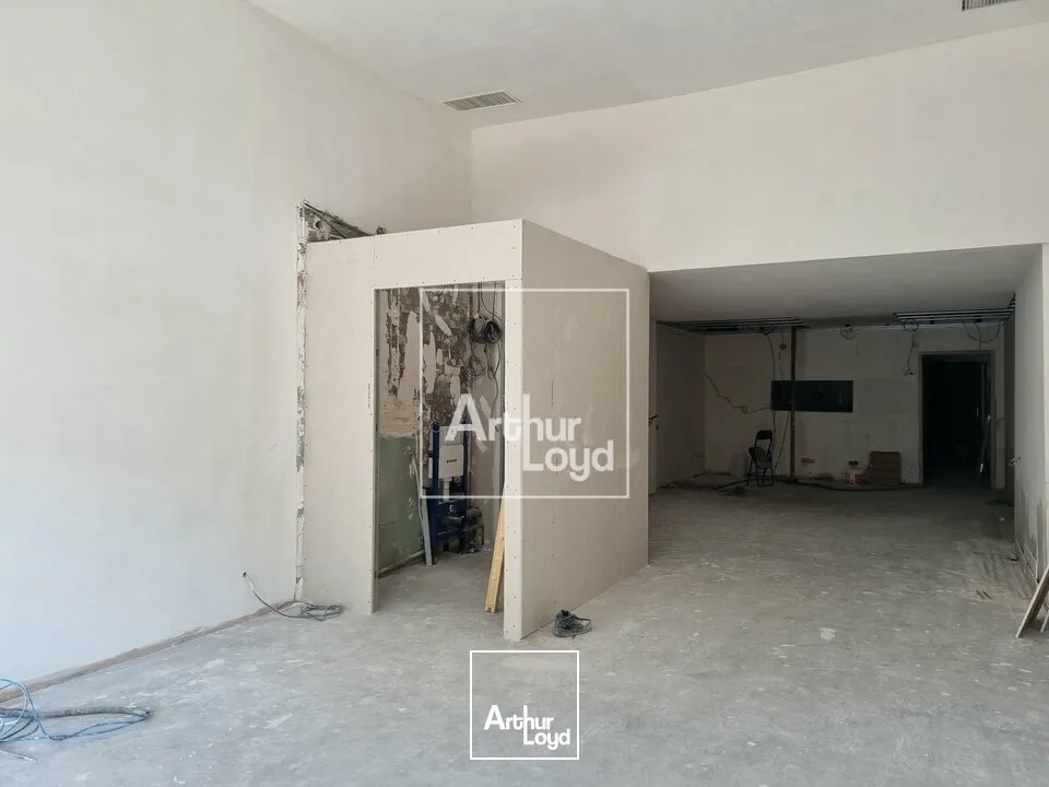 Murs commerciaux à Vendre , belle visibilité !