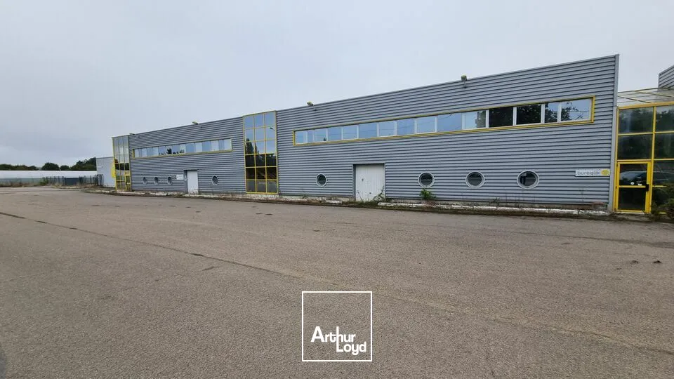 A vendre site industriel à fort potentiel  5 595 m²  idéal transformation ou entrepôt
