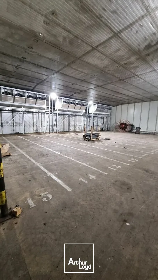 A vendre site industriel à fort potentiel  5 595 m²  idéal transformation ou entrepôt