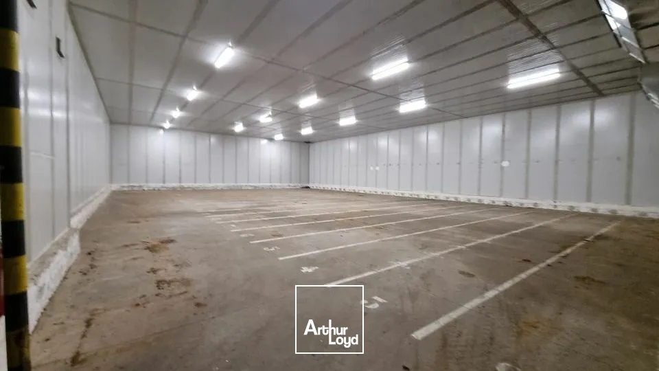 A vendre site industriel à fort potentiel  5 595 m²  idéal transformation ou entrepôt