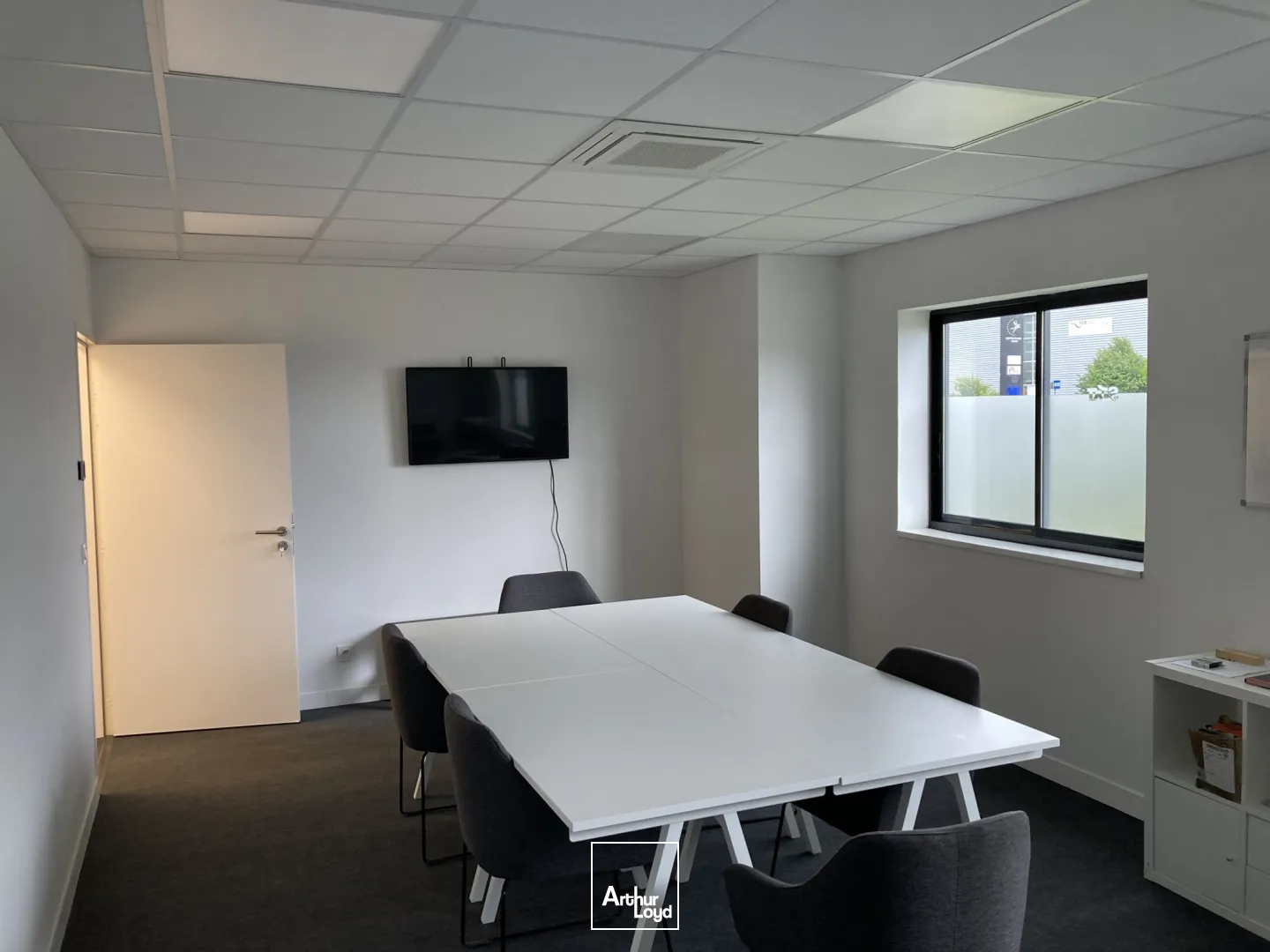 BREST KERGARADEC LOCAUX COMMERCIAUX ET STOCKAGE A LOUER