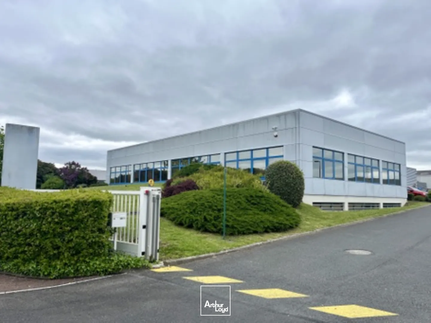 Bâtiment d'activité à louer 1885m2 à Fleury les Aubrais