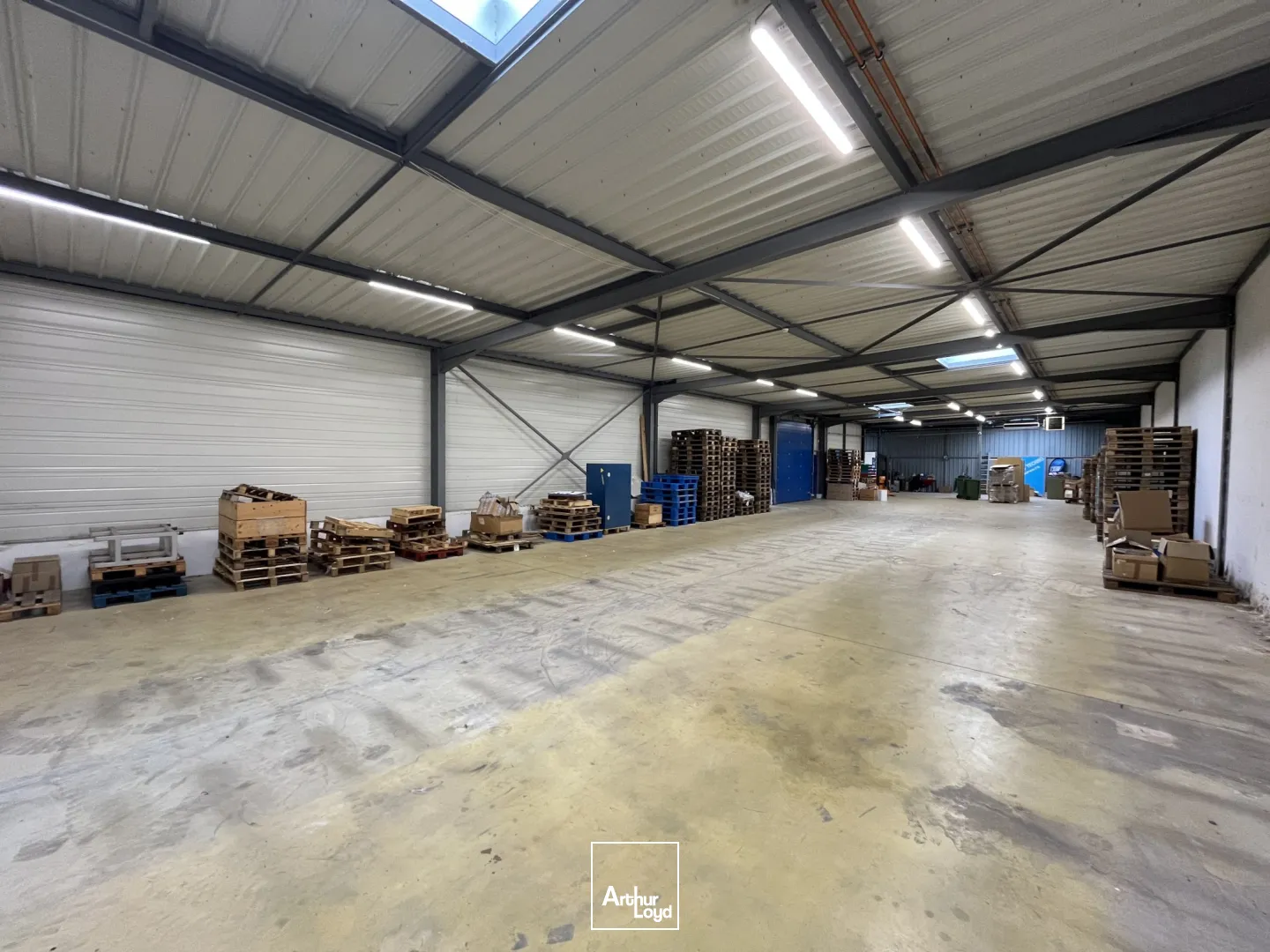 Bâtiment d'activité à louer 1885m2 à Fleury les Aubrais