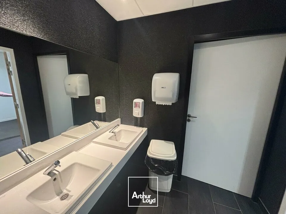 À LOUER  BUREAUX 376 m² AVEC TERRASSE  LA ROCHE-SUR-YON