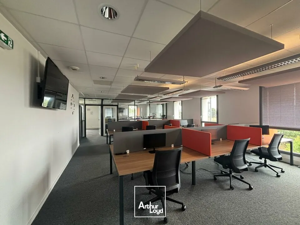 À LOUER  BUREAUX 140 m² AVEC TERRASSE  LA ROCHE-SUR-YON