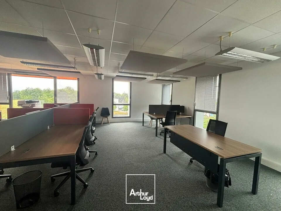 À LOUER  BUREAUX 140 m² AVEC TERRASSE  LA ROCHE-SUR-YON