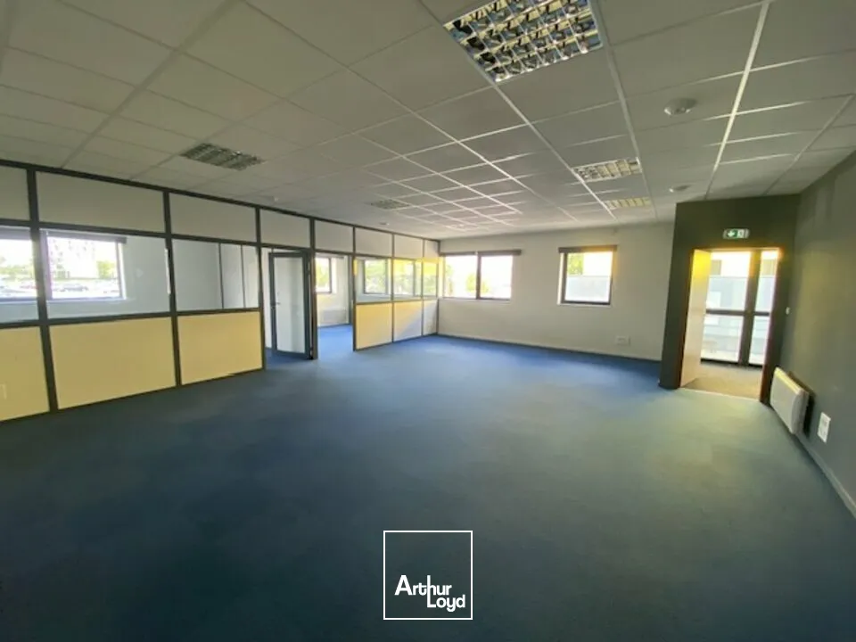 À LOUER  BUREAUX 91 m²  ZONE BEAUPUY  LA ROCHE-SUR-YON