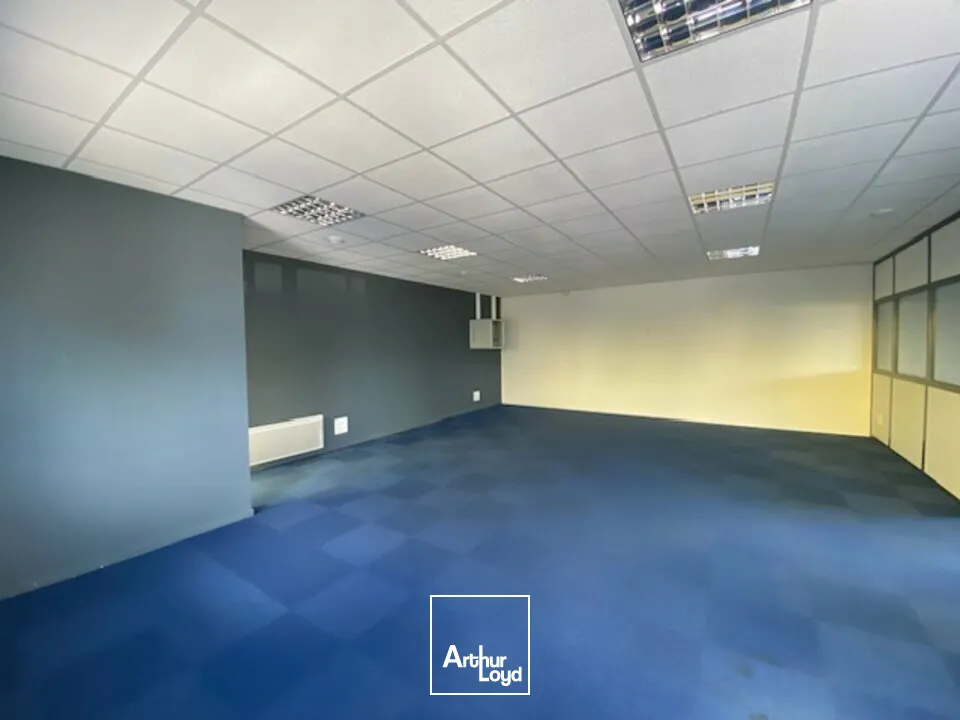 À LOUER  BUREAUX 91 m²  ZONE BEAUPUY  LA ROCHE-SUR-YON