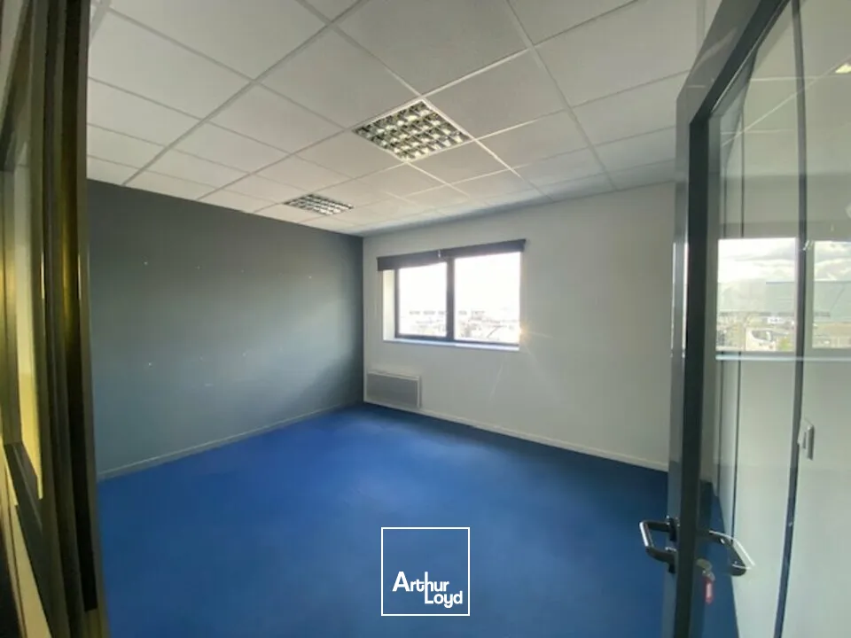 À LOUER  BUREAUX 91 m²  ZONE BEAUPUY  LA ROCHE-SUR-YON