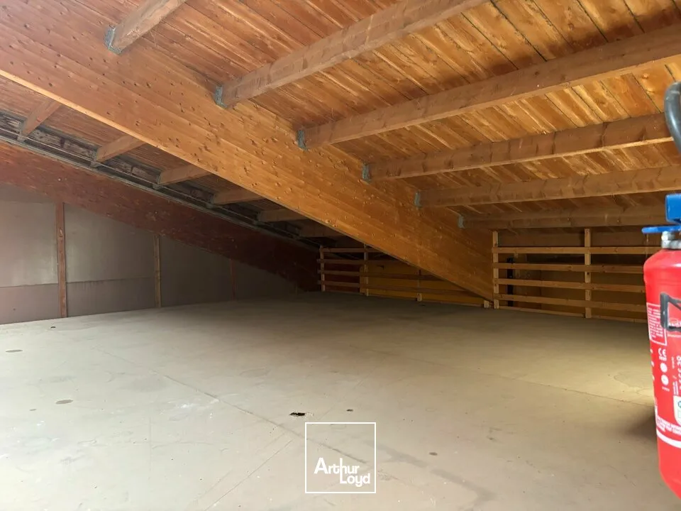 À VENDRE  LOCAL D'ACTIVITÉ DE 1 300 M²  MAREUIL-SUR-LAY 