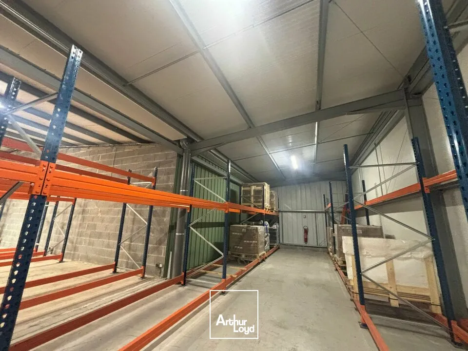 À LOUER  LOCAL D'ACTIVITÉ 790 m² DIVISIBLE  RIVES-DE-L'YON