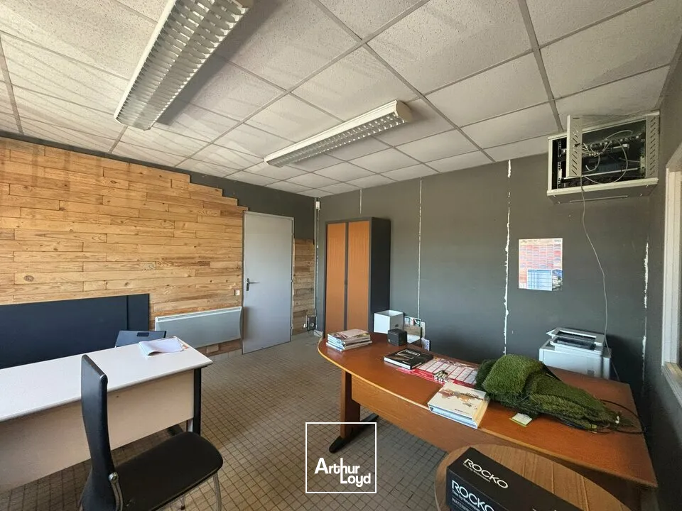 À LOUER  LOCAL D'ACTIVITÉ 790 m² DIVISIBLE  RIVES-DE-L'YON