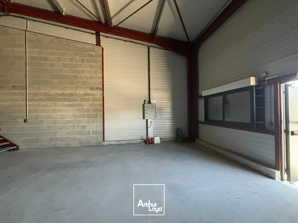 À LOUER  LOCAL D'ACTIVITÉ NEUF  AIZENAY