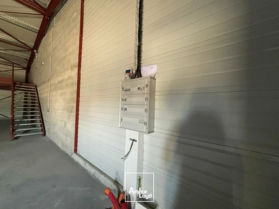 À LOUER  LOCAL D'ACTIVITÉ NEUF  AIZENAY