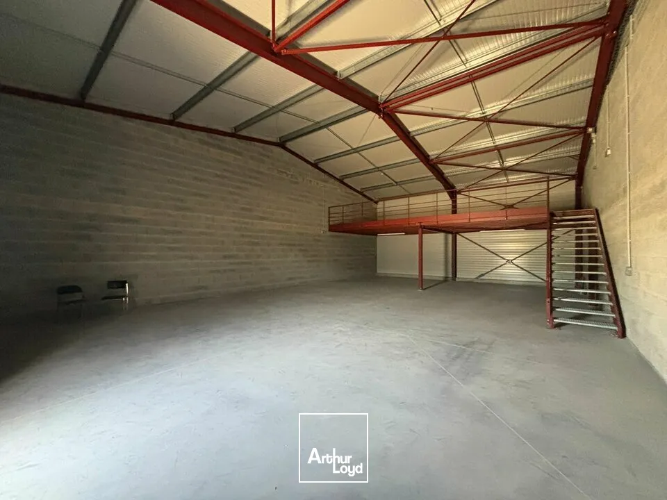 À LOUER  LOCAL D'ACTIVITÉ NEUF  AIZENAY