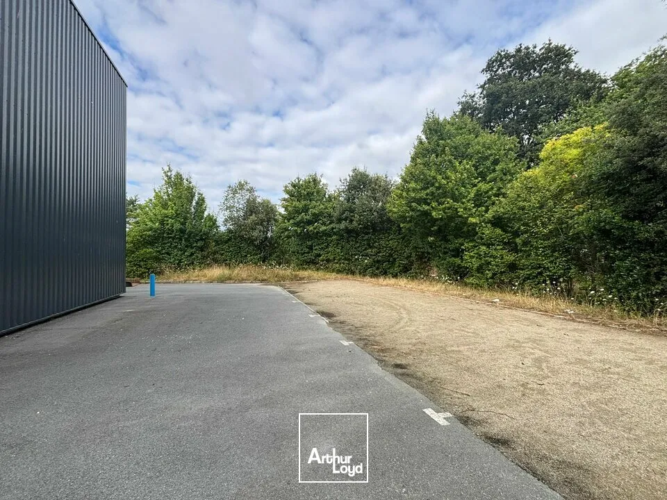 À LOUER  BÂTIMENT D'ACTIVITÉ 625 m²  SUD DE LA ROCHE-SUR-YON