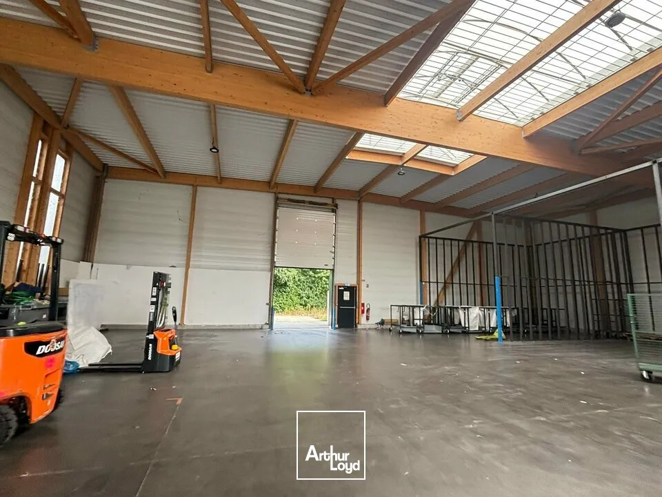 À LOUER  BÂTIMENT D'ACTIVITÉ 625 m²  SUD DE LA ROCHE-SUR-YON