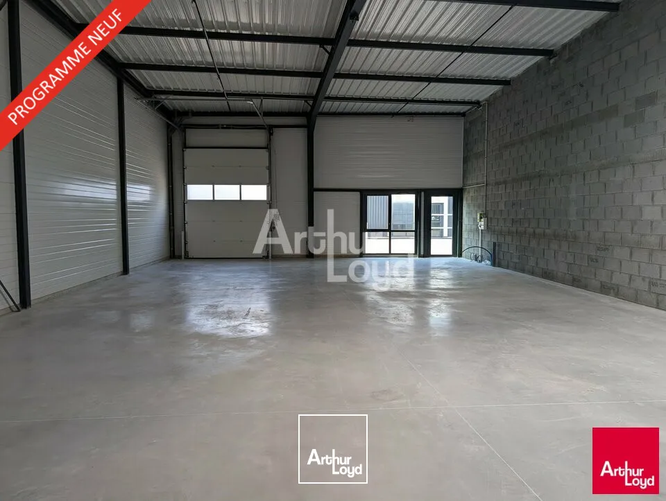 PLEUMELEUC - LOCAL D'ACTIVITE A LOUER - 200 M²