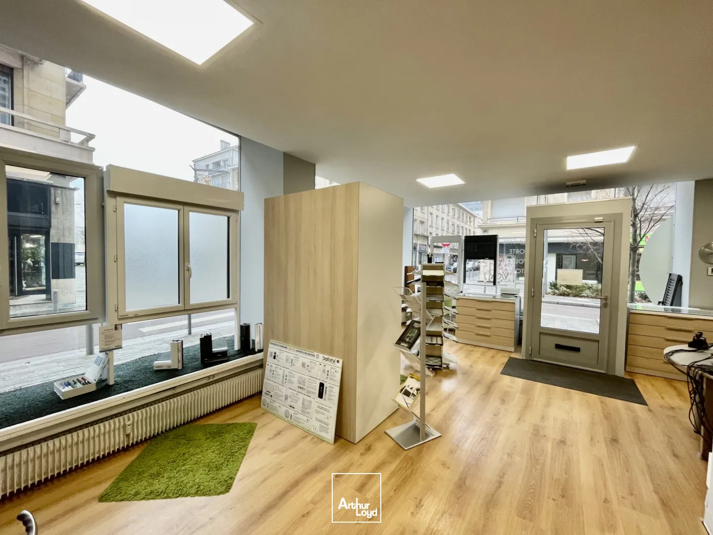 Locaux commerciaux à vendre à ROUEN 76000